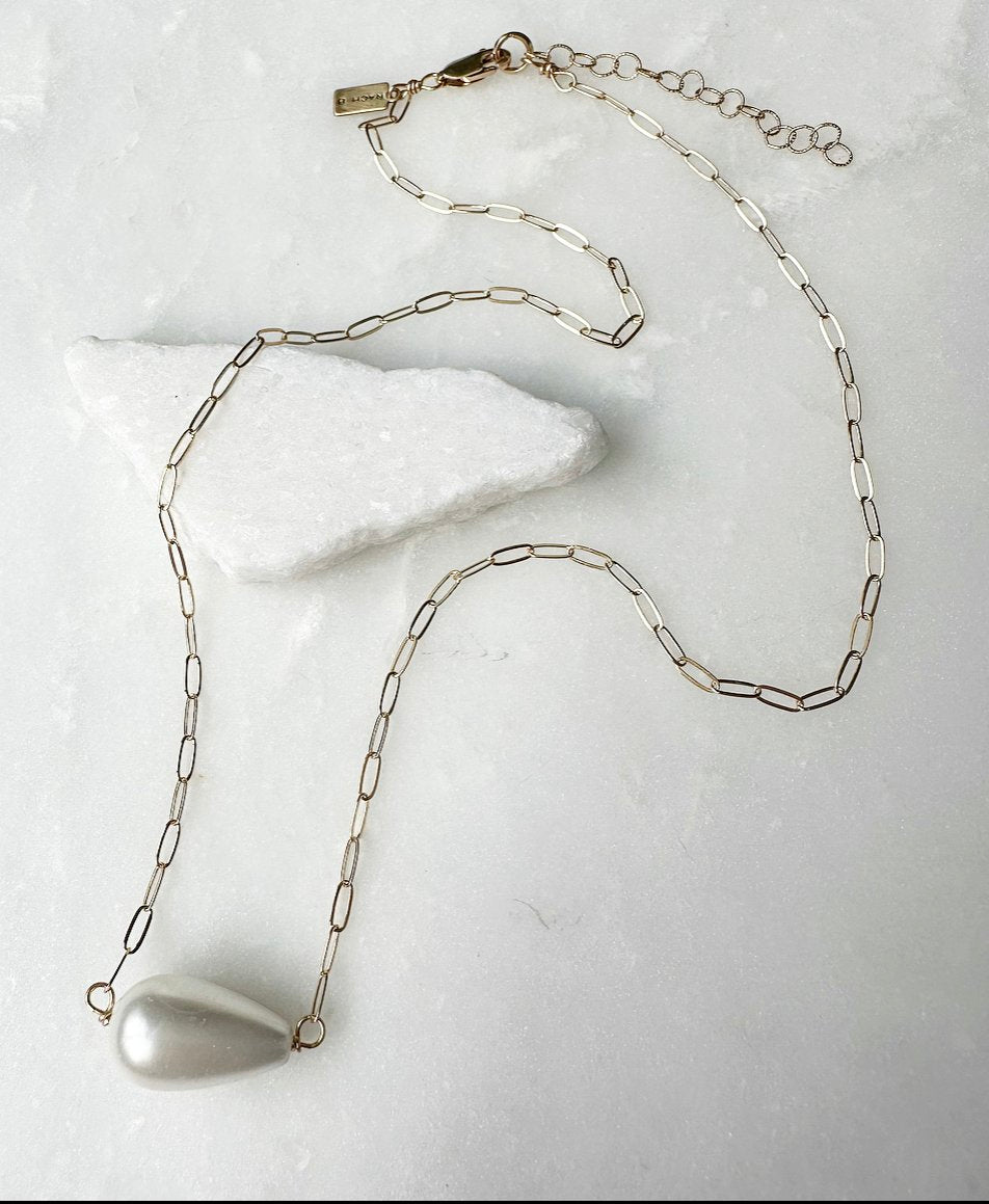 Rach B Freshwater pearl horizontal pendant necklace
