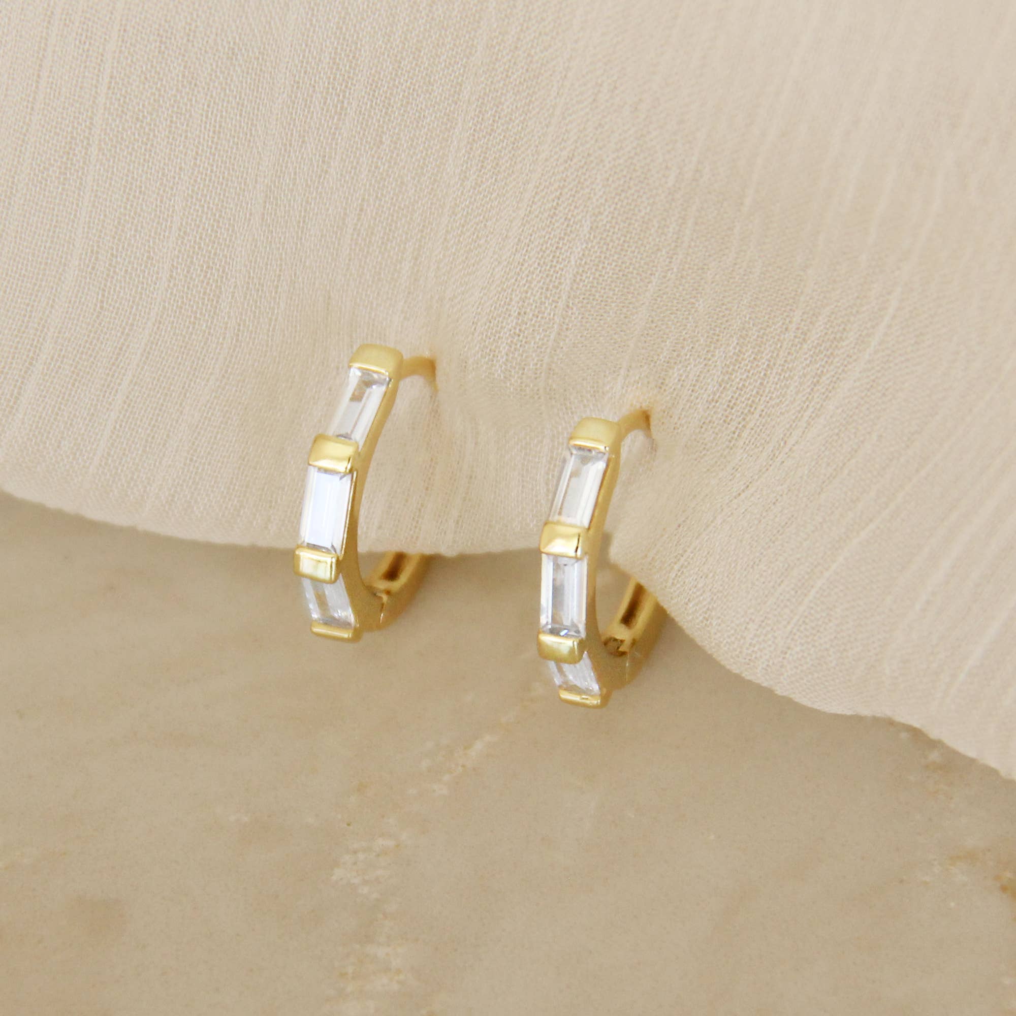 Cara Hoops: Gold