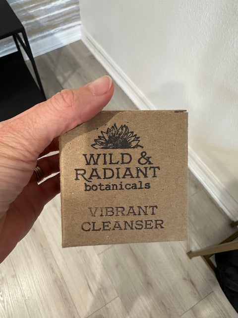 Wild & Radiant Botanicals Vibrant Cleanser