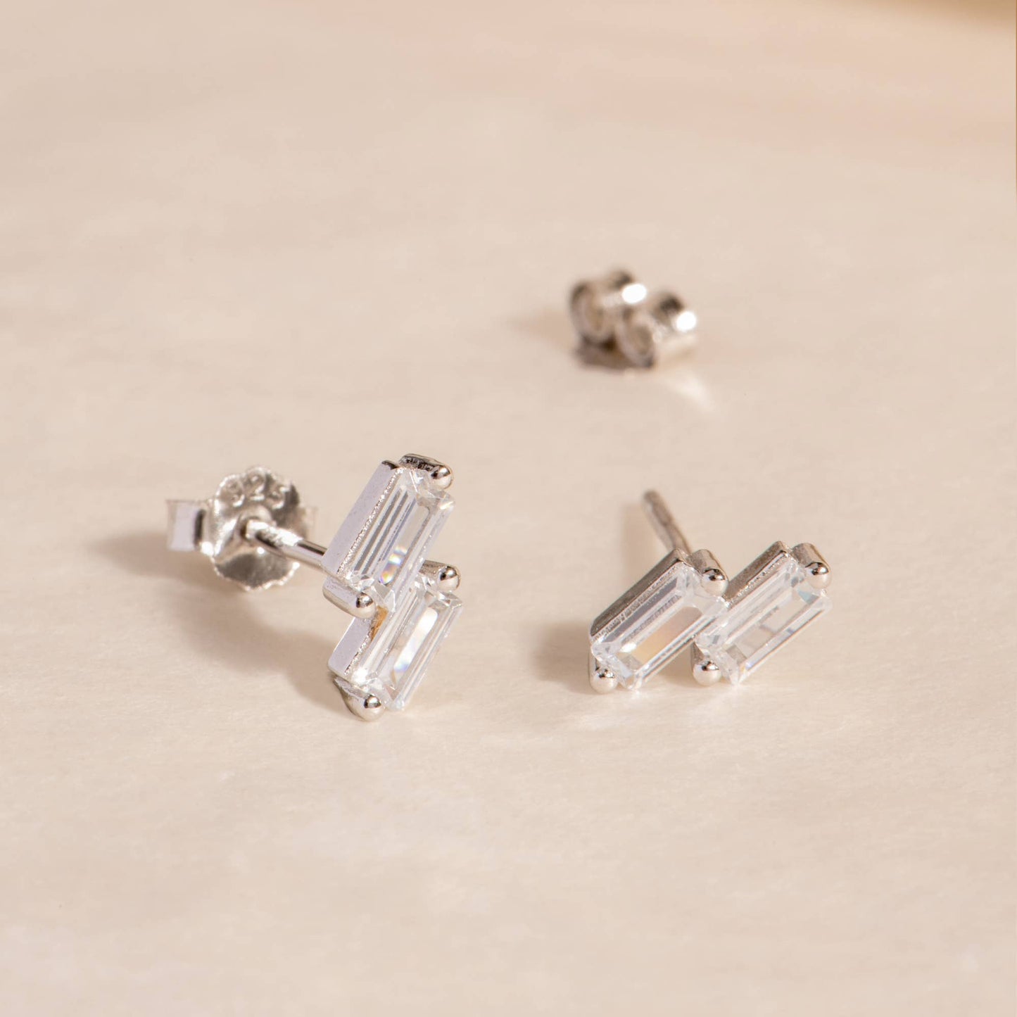 Elia Studs: Gold/Clear